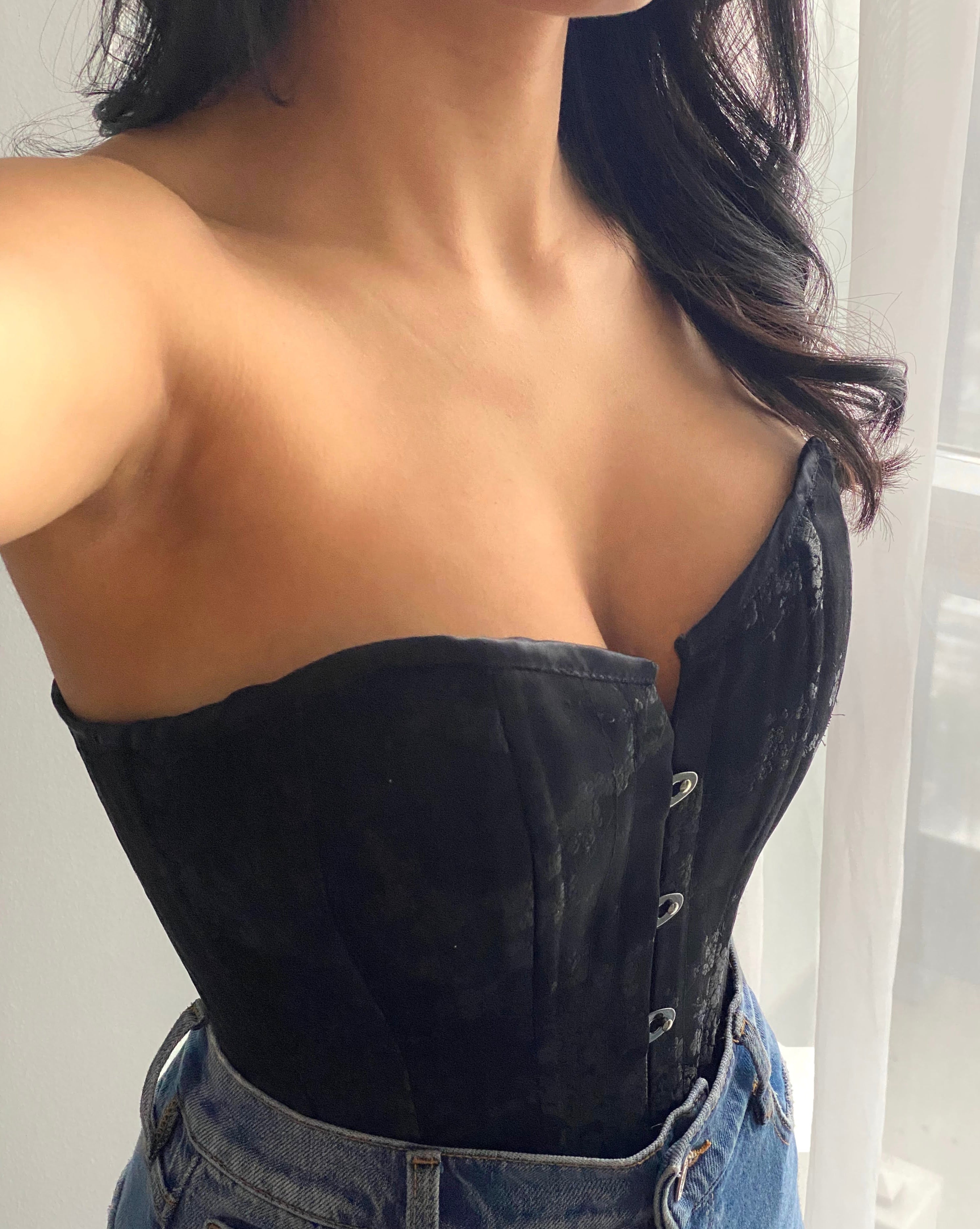 Choose From Wide Range Of Bespoke Corsets Right Now